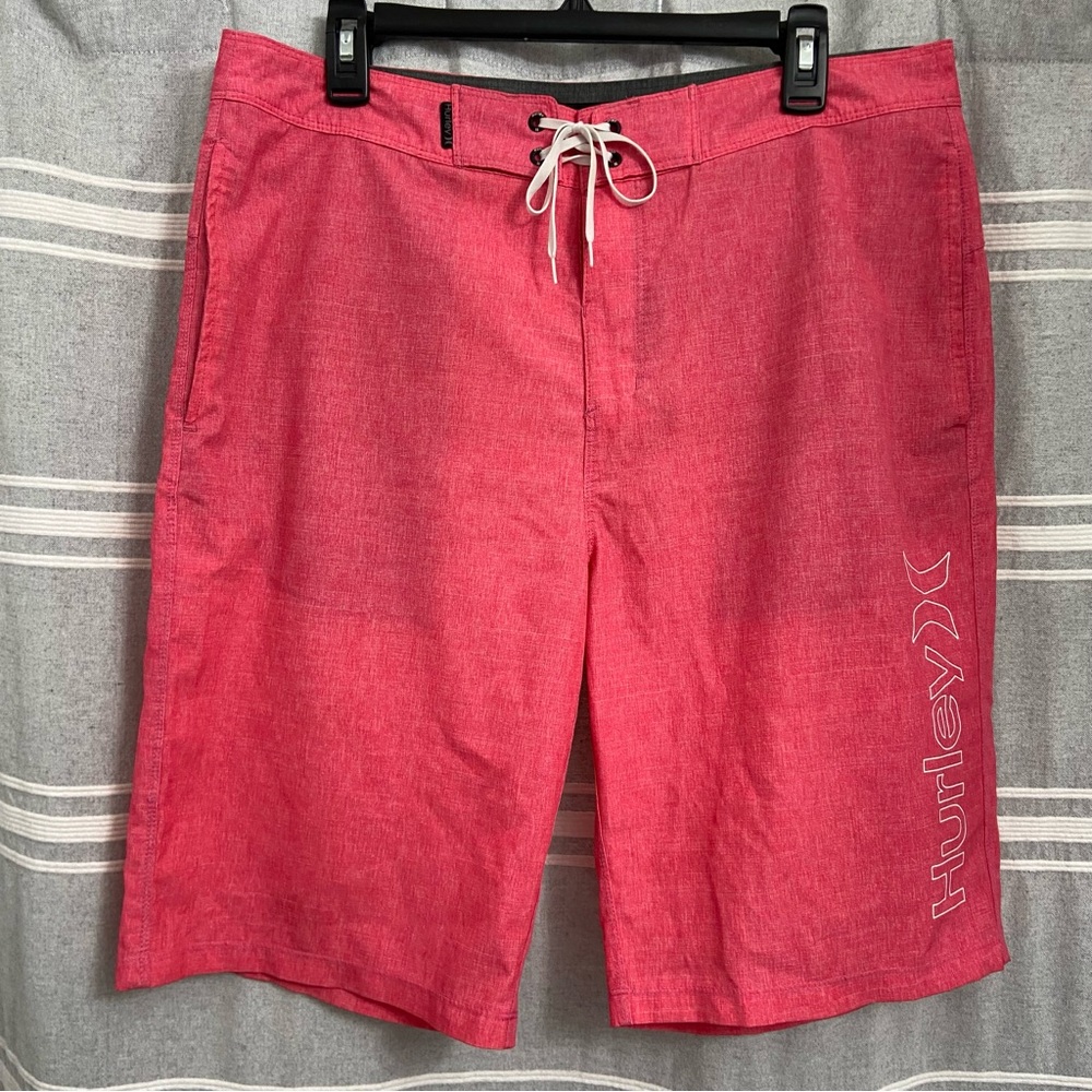 Hurley / Pink Phantom Hybrid Board Shorts Size 33
